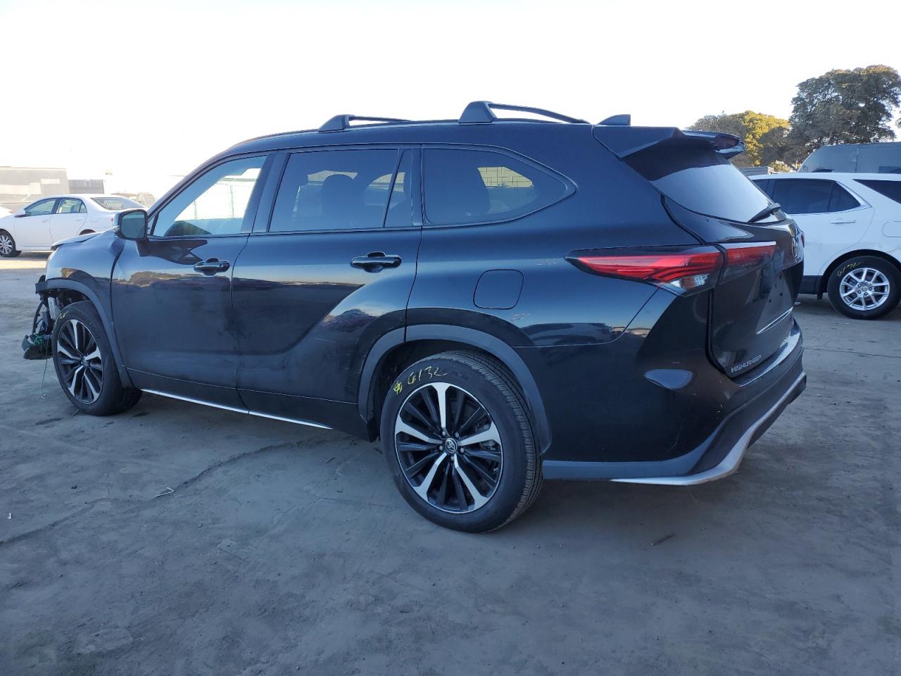 2022 TOYOTA HIGHLANDER XSE VIN:5TDJZRBH2NS166414