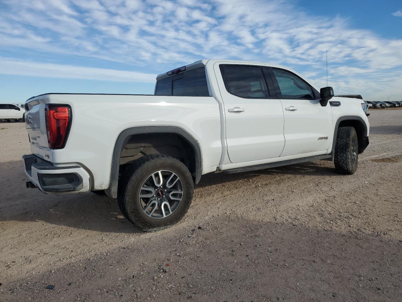 2022 GMC SIERRA K1500 AT4 VIN:1GTPUEEL2NZ609614