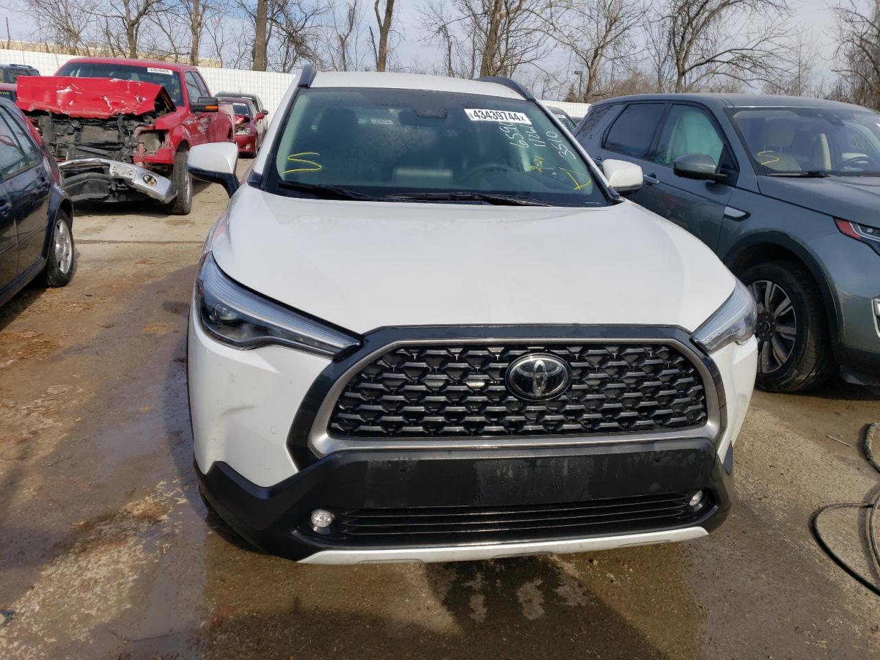 2022 TOYOTA COROLLA CROSS XLE VIN:7MUEAABG8NV023510