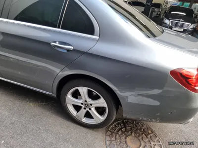 2018 Mercedes-Benz E 220 WDDZF0EB2JA477806 VIN:WDDZF0EB2JA477806