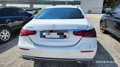 2021 Mercedes-Benz E 300 VIN: