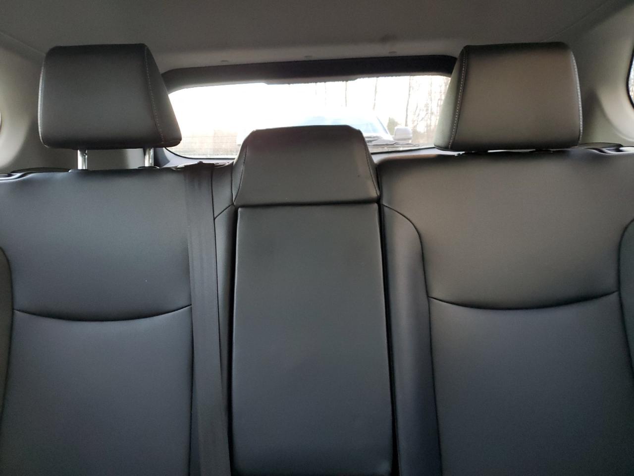 2022 TOYOTA COROLLA CROSS XLE VIN:7MUDAABG8NV004483