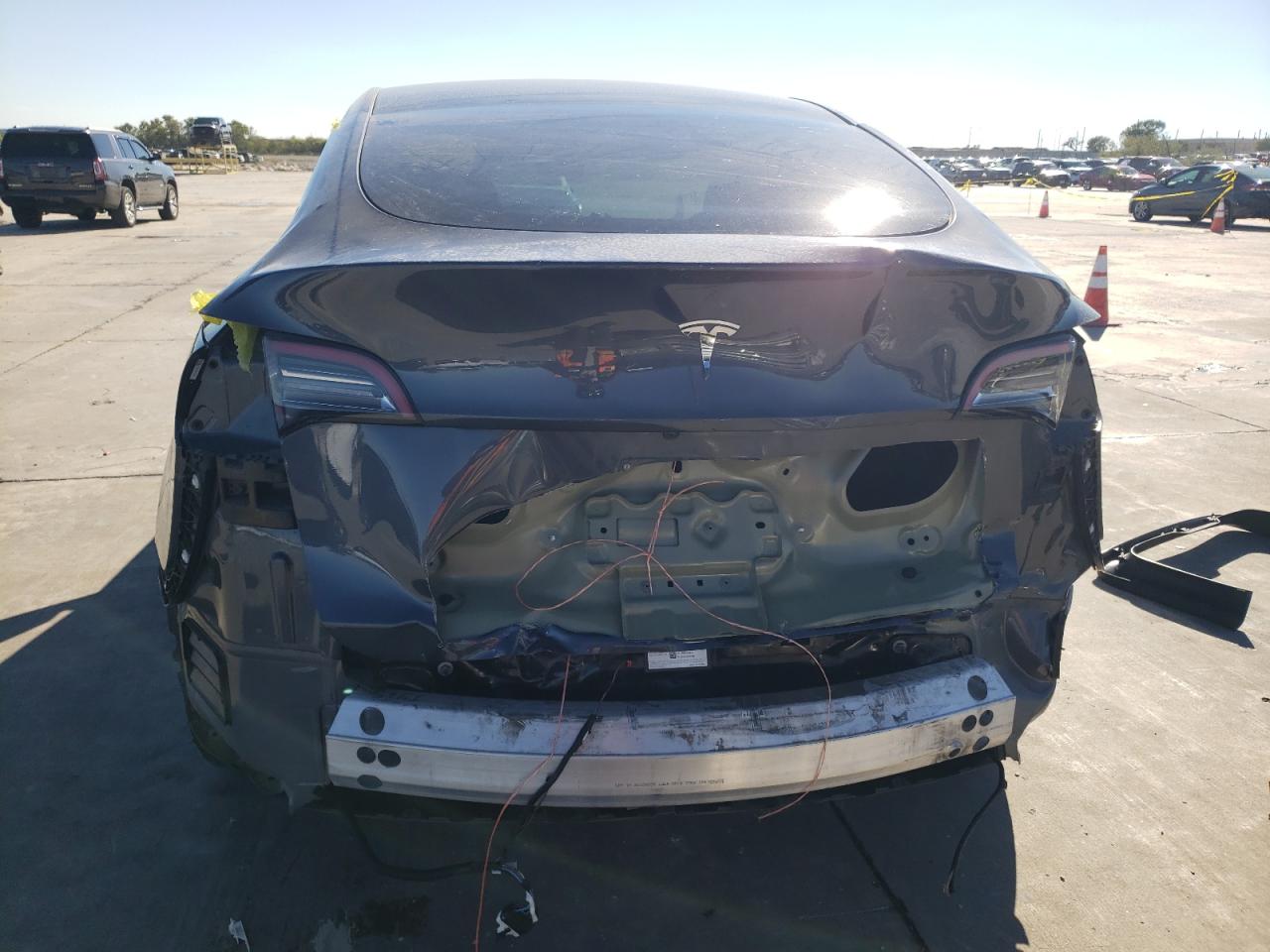 2022 TESLA MODEL Y  VIN:7SAYGDEE3NA002229