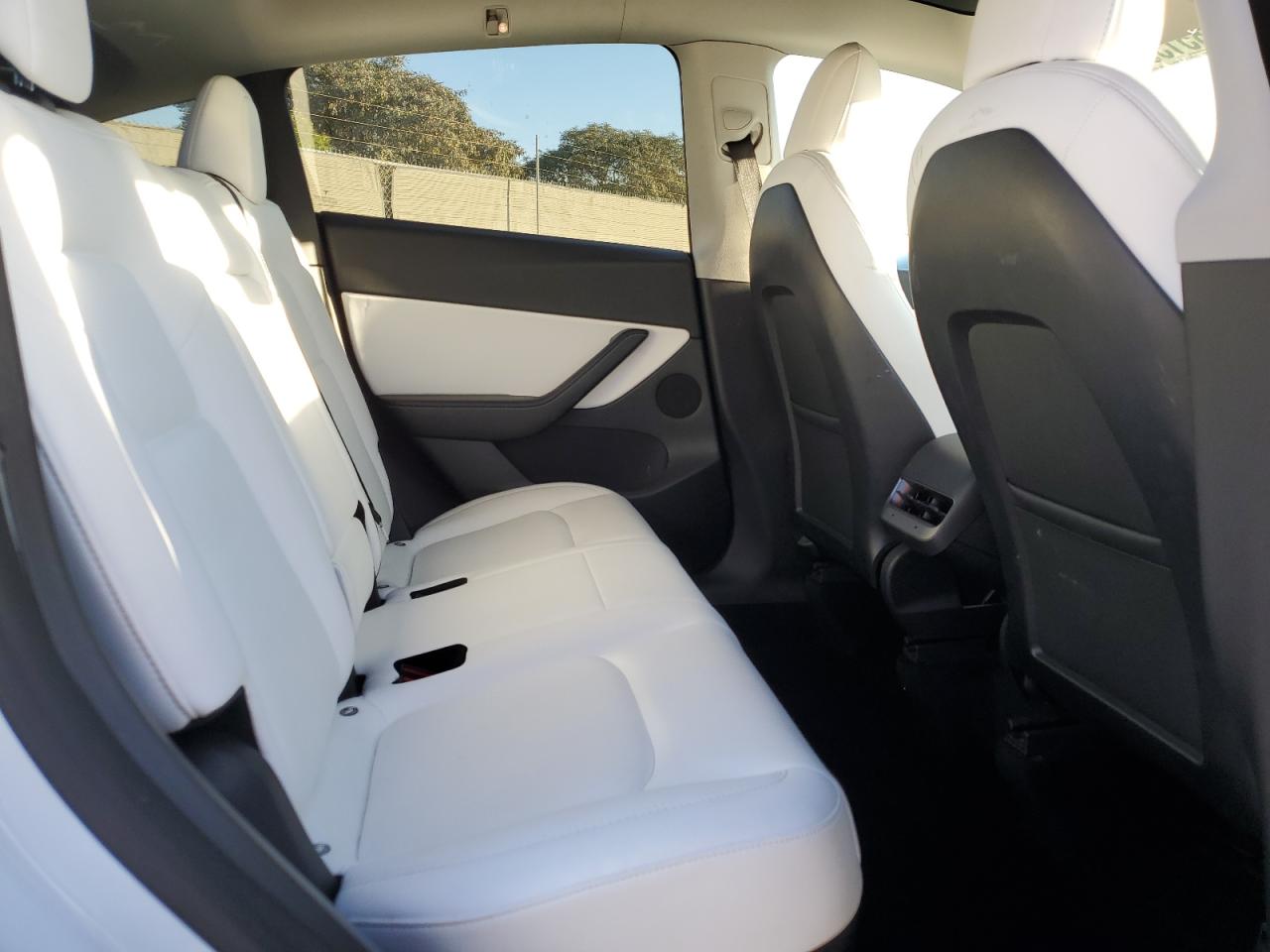 2022 TESLA MODEL Y  VIN:7SAYGDEE9NF367274