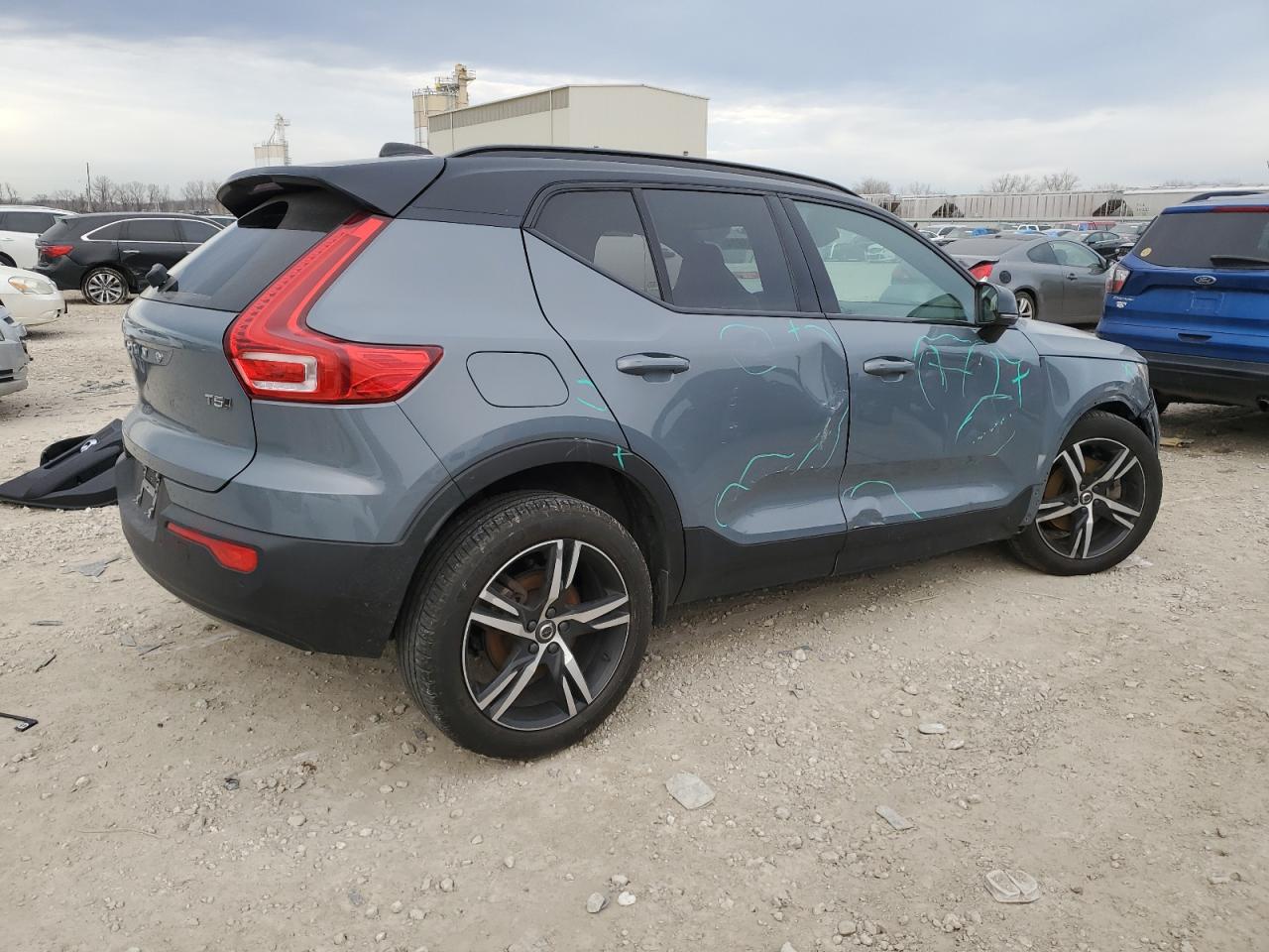 2022 VOLVO XC40 T5 R-DESIGN VIN:YV4162UM4N2662345