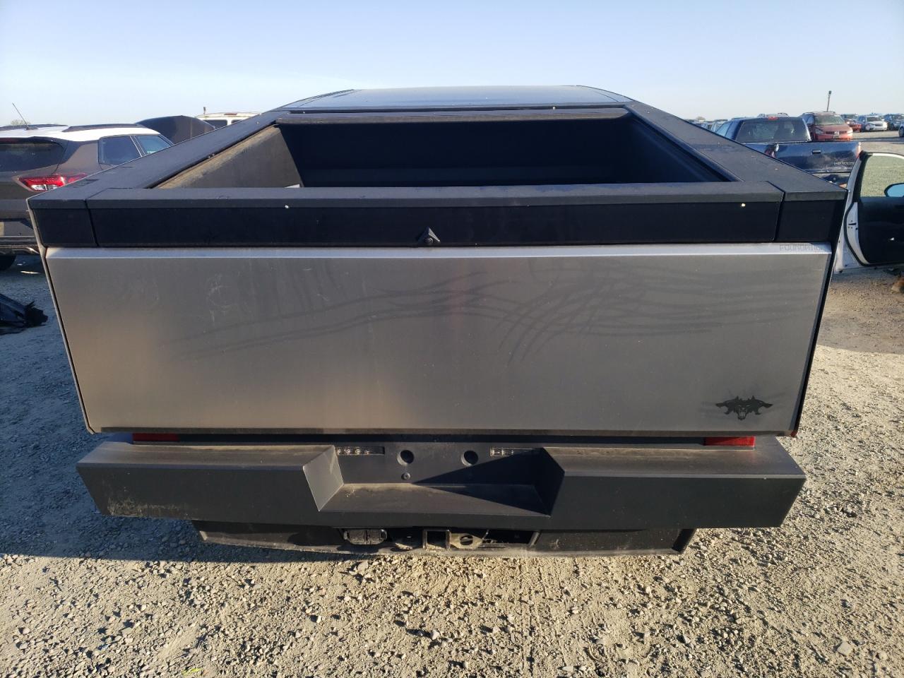 2024 TESLA CYBERTRUCK  VIN:7G2CEHEE4RA011979