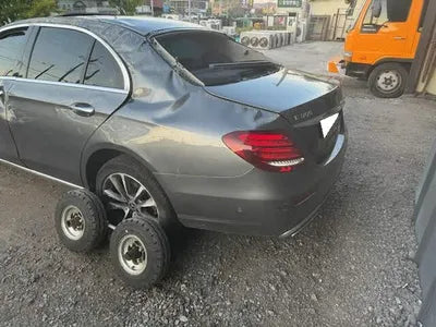 2019 Mercedes-Benz E 300 WDDZF4KB0KA669108 VIN:WDDZF4KB0KA669108