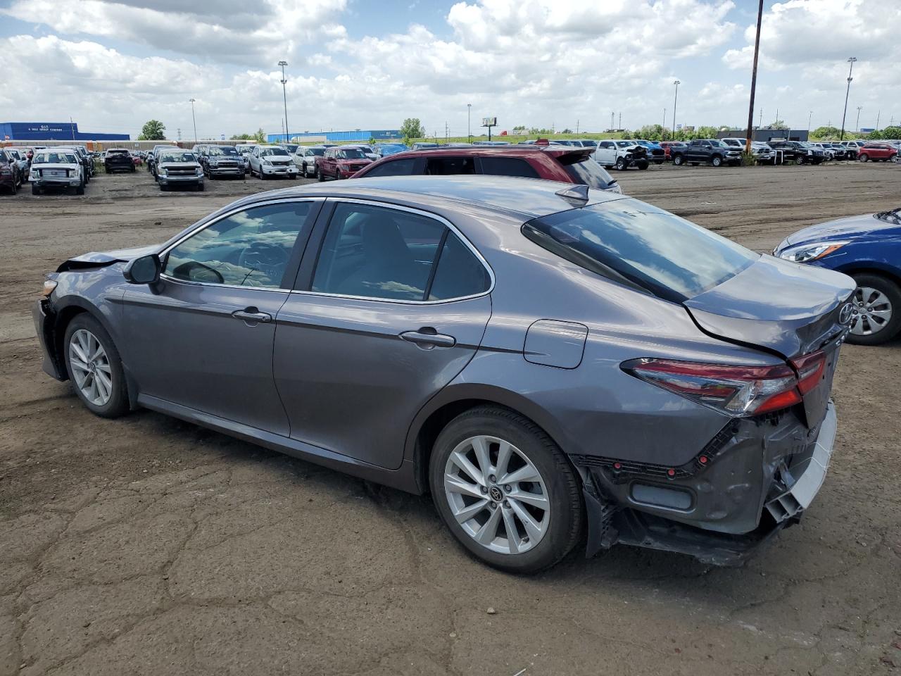 2022 TOYOTA CAMRY LE VIN:4T1C11AK4NU074503