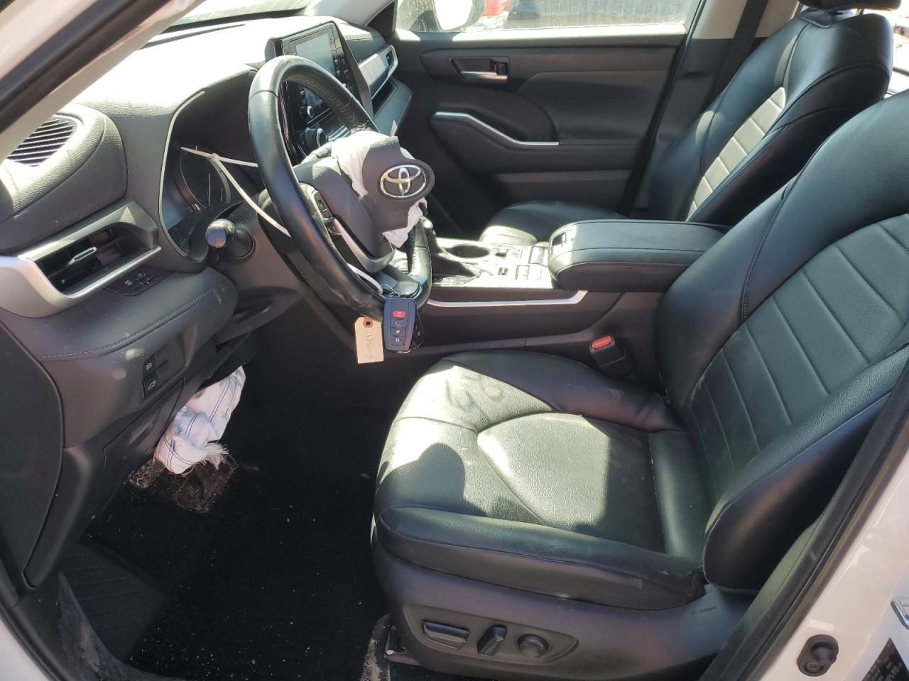 2022 TOYOTA HIGHLANDER XLE VIN:5TDGZRBH7NS592576
