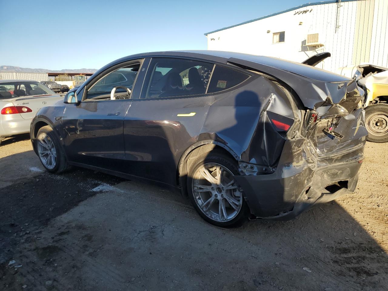 2023 TESLA MODEL Y  VIN:7SAYGDEE7PA211685