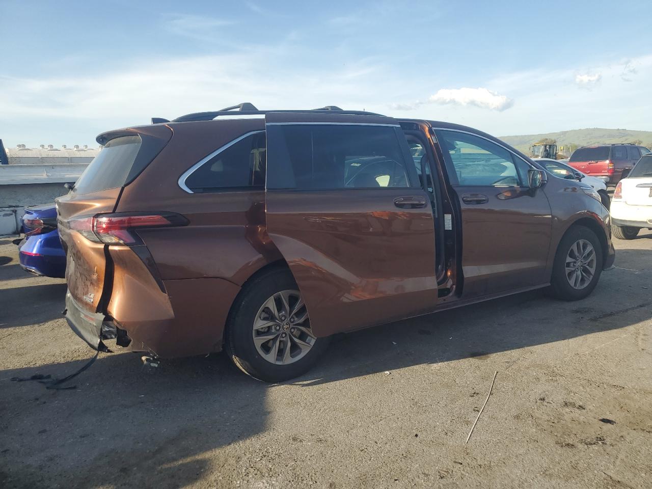 2022 TOYOTA SIENNA LE VIN:5TDKSKFC4NS067186