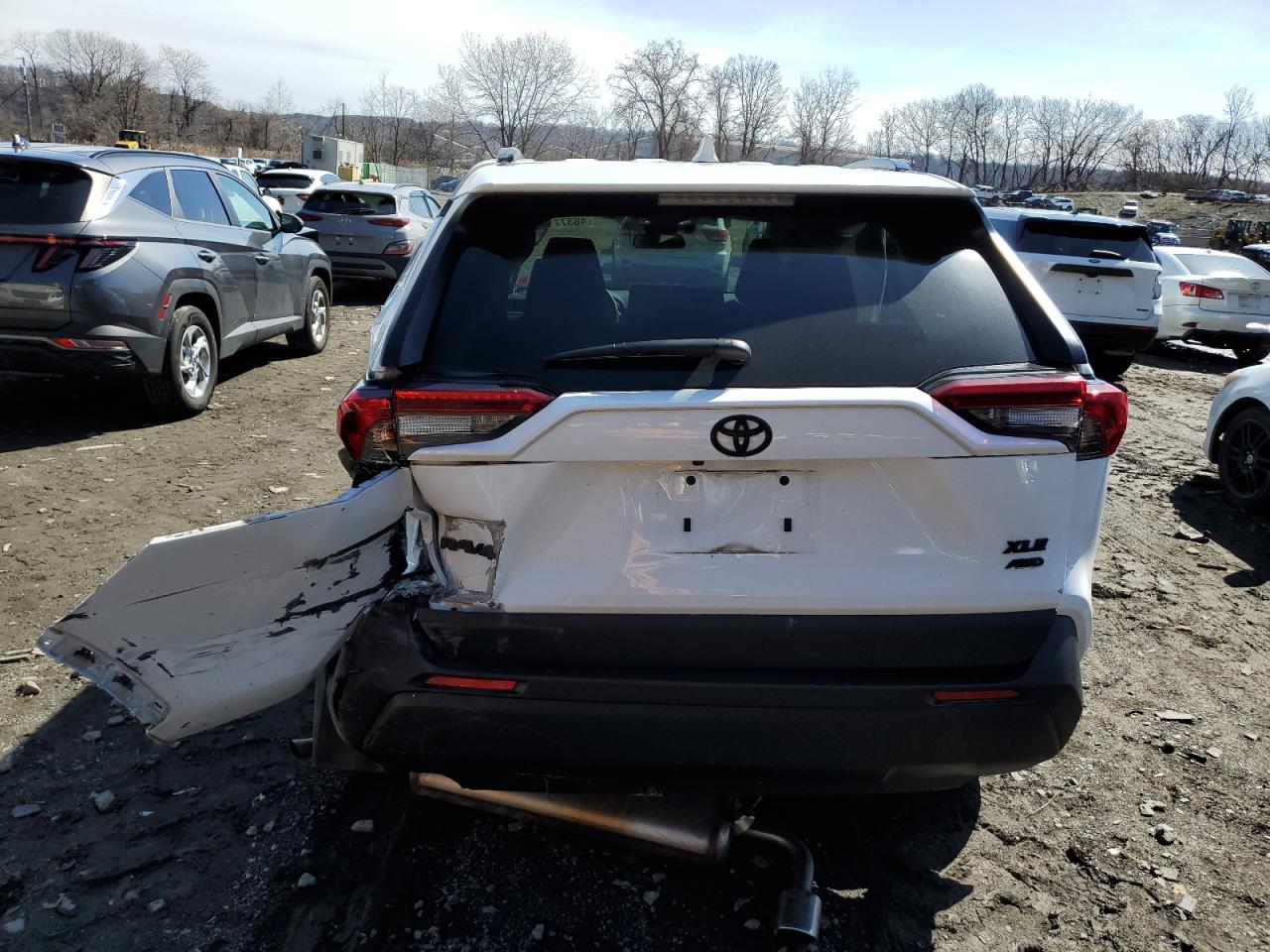 2022 TOYOTA RAV4 XLE VIN:2T3P1RFV3NW318295