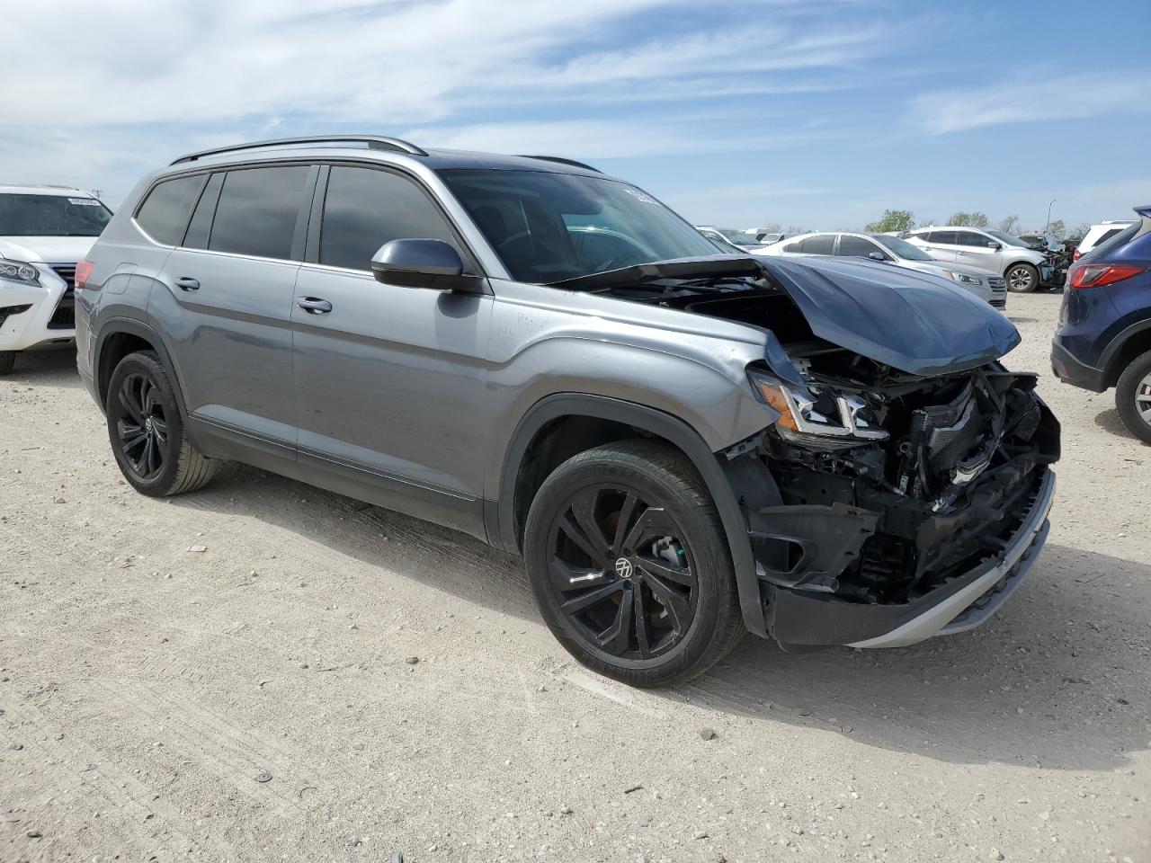 2022 VOLKSWAGEN ATLAS SE VIN:1V2KR2CA1NC561102