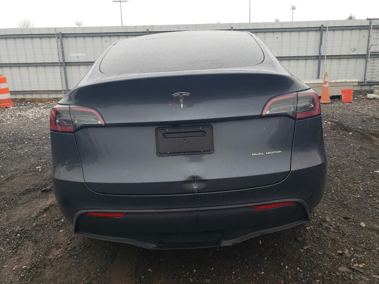 2023 TESLA MODEL Y  VIN:7SAYGDEE3PA203552