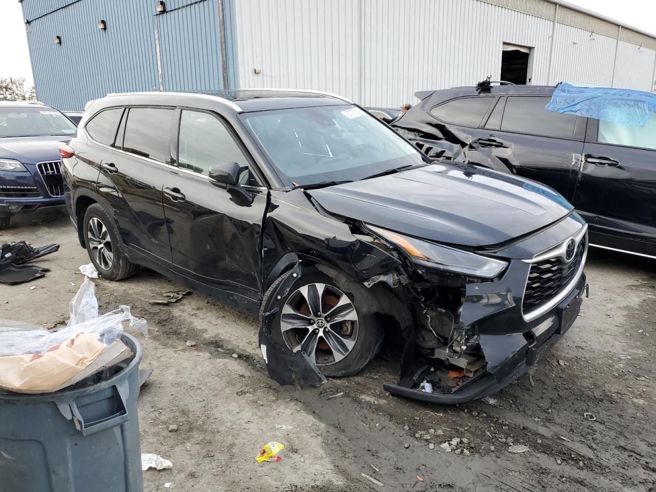 2022 TOYOTA HIGHLANDER XLE VIN:5TDGZRBH3NS570302