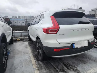 2022 Volvo XC40 VIN: