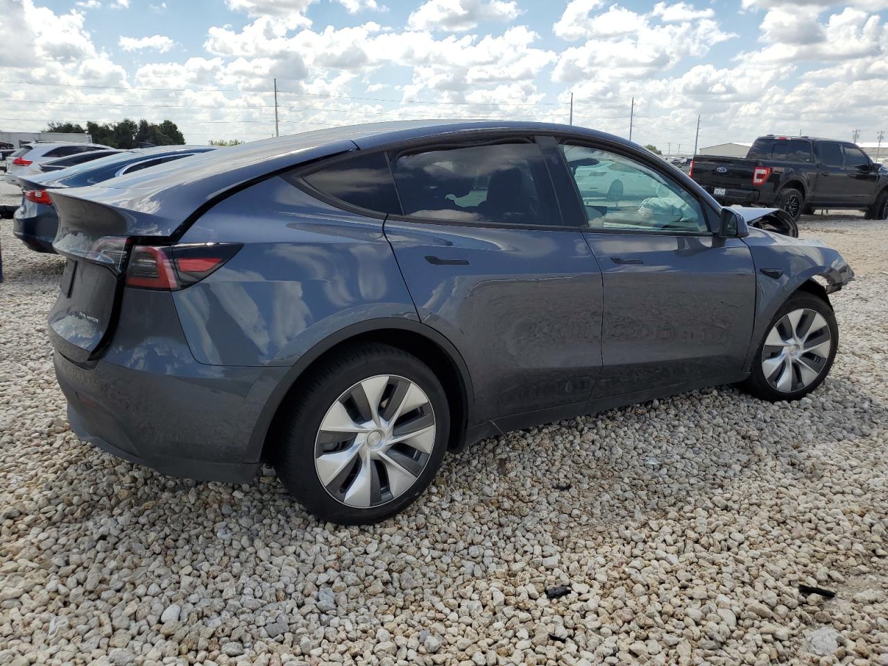 2023 TESLA MODEL Y  VIN:7SAYGDEE5PA129700