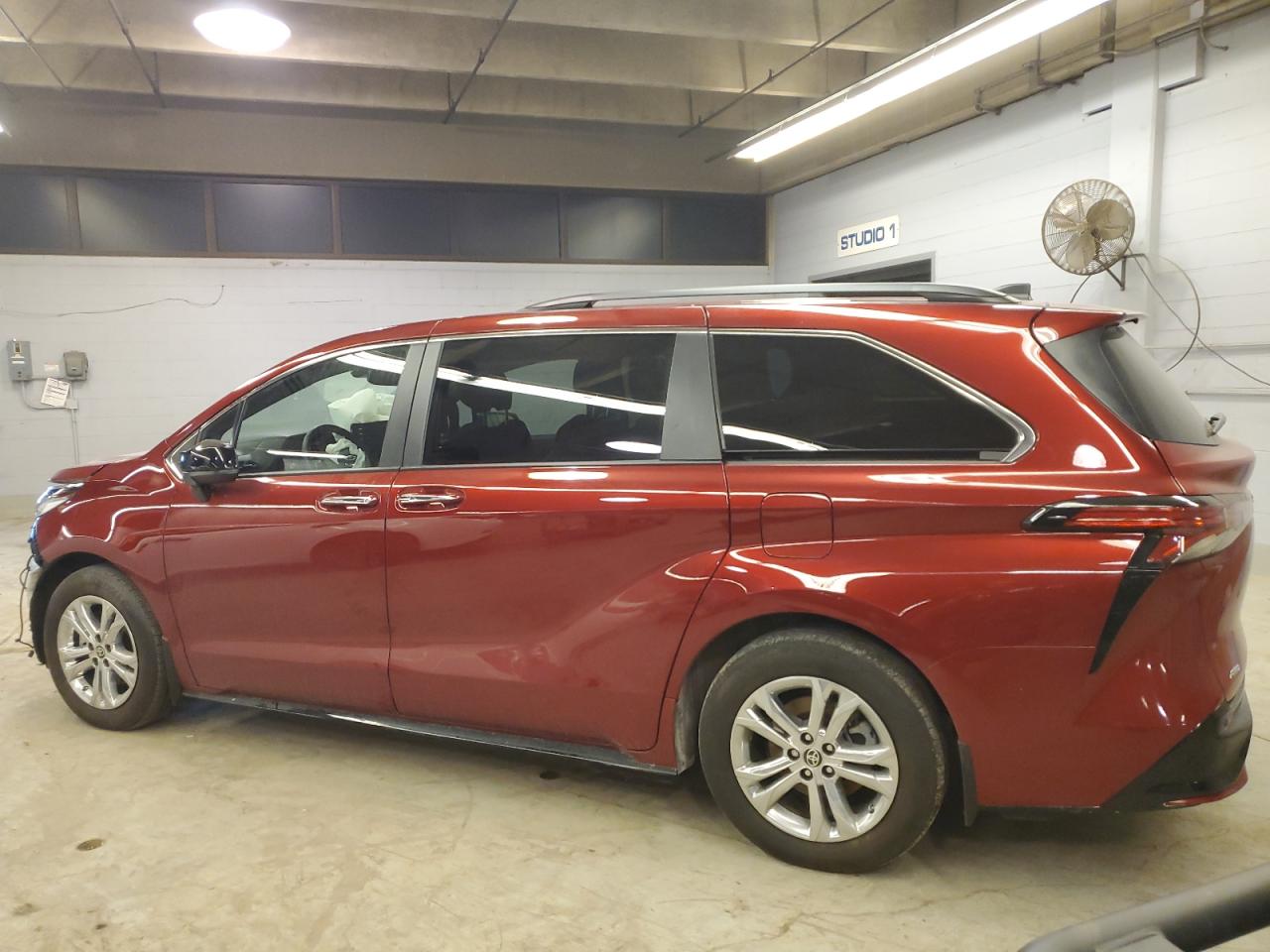 2022 TOYOTA SIENNA XSE VIN:5TDXSKFC1NS069404