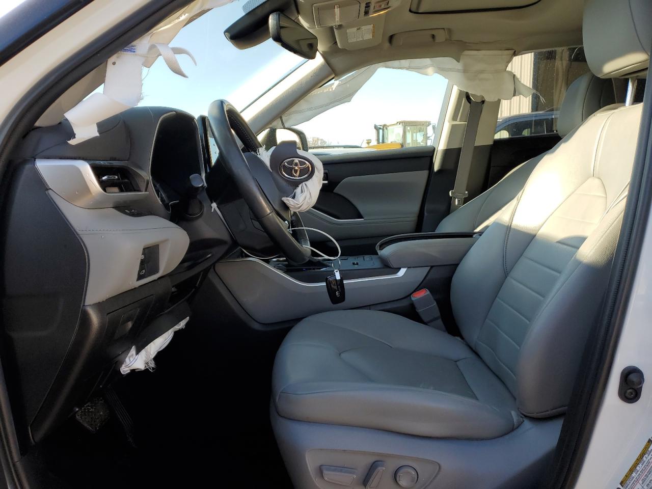 2022 TOYOTA HIGHLANDER XLE VIN:5TDGZRAH7NS125174