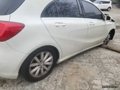 2015 Mercedes-Benz A 180 WDDBF1CB1FJ332631 VIN:WDDBF1CB1FJ332631