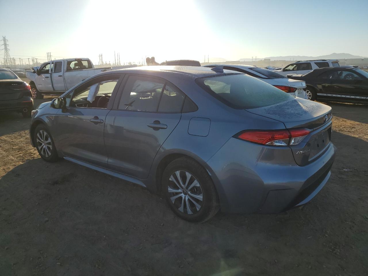 2022 TOYOTA COROLLA LE VIN:JTDEAMDE0NJ058112