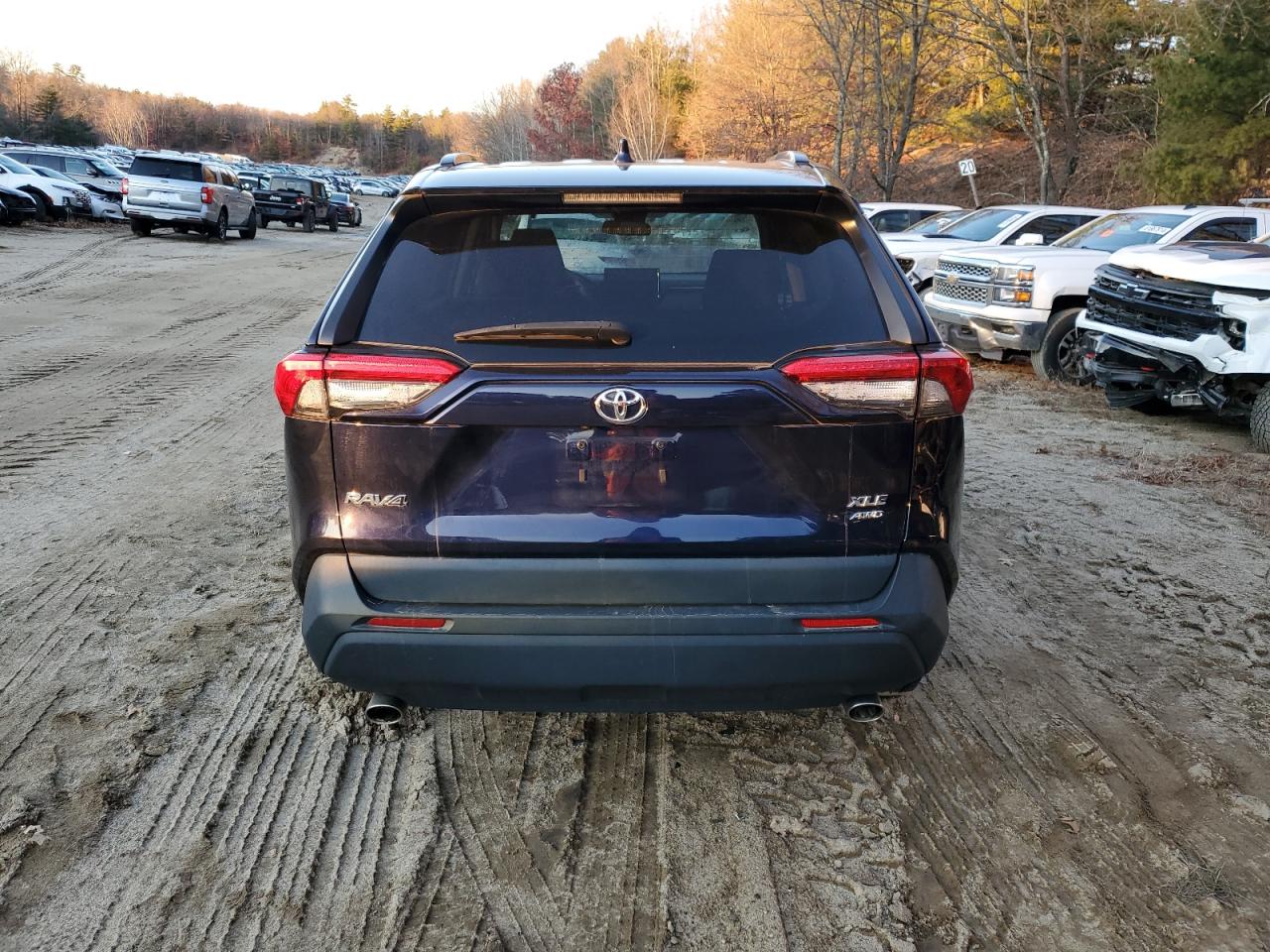 2022 TOYOTA RAV4 XLE VIN:2T3P1RFV0NW274532