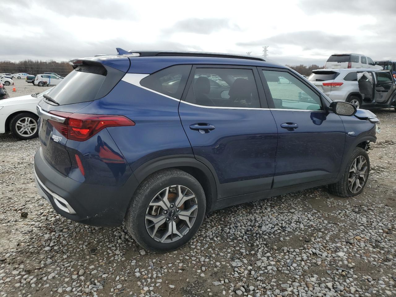 2023 KIA SELTOS EX VIN:KNDERCAA2P7411695