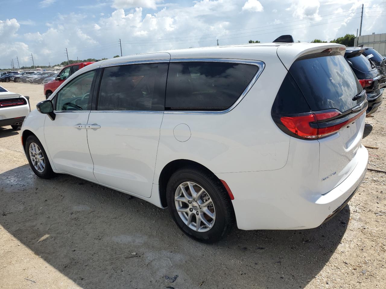 2024 CHRYSLER PACIFICA TOURING L VIN:2C4RC1BGXRR152160