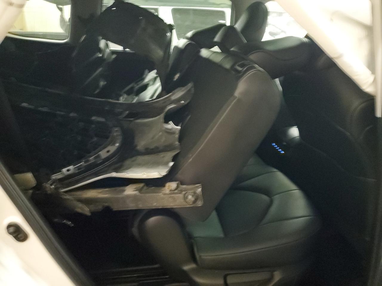 2022 TOYOTA HIGHLANDER XLE VIN:5TDGZRBH8NS560915