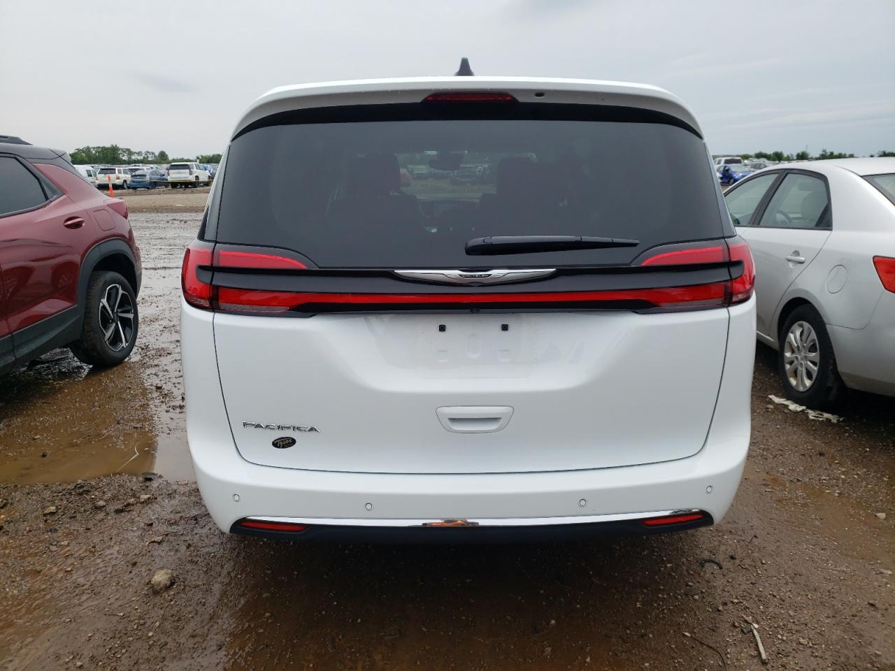 2024 CHRYSLER PACIFICA TOURING L VIN:2C4RC1BG8RR111526