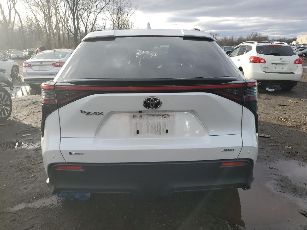 2024 TOYOTA BZ4X XLE VIN:JTMABACA1RA053564