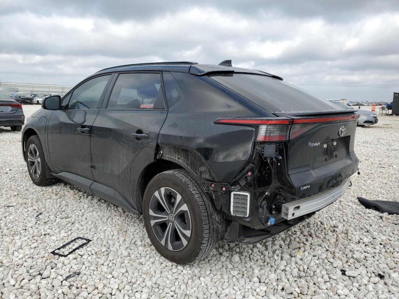2024 TOYOTA BZ4X XLE VIN:JTMAAAAA9RA031740