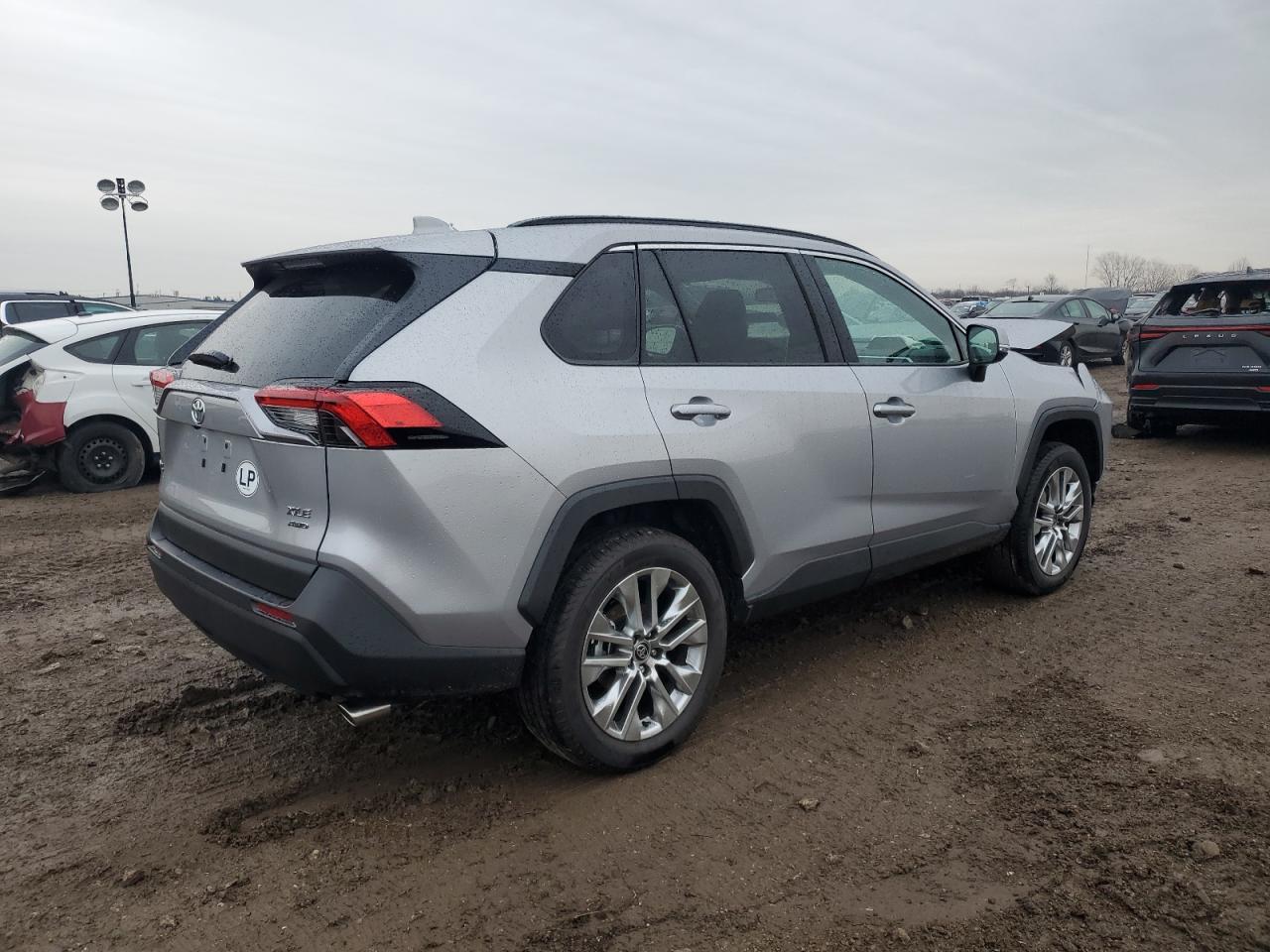 2024 TOYOTA RAV4 XLE PREMIUM VIN:2T3A1RFV0RC463484