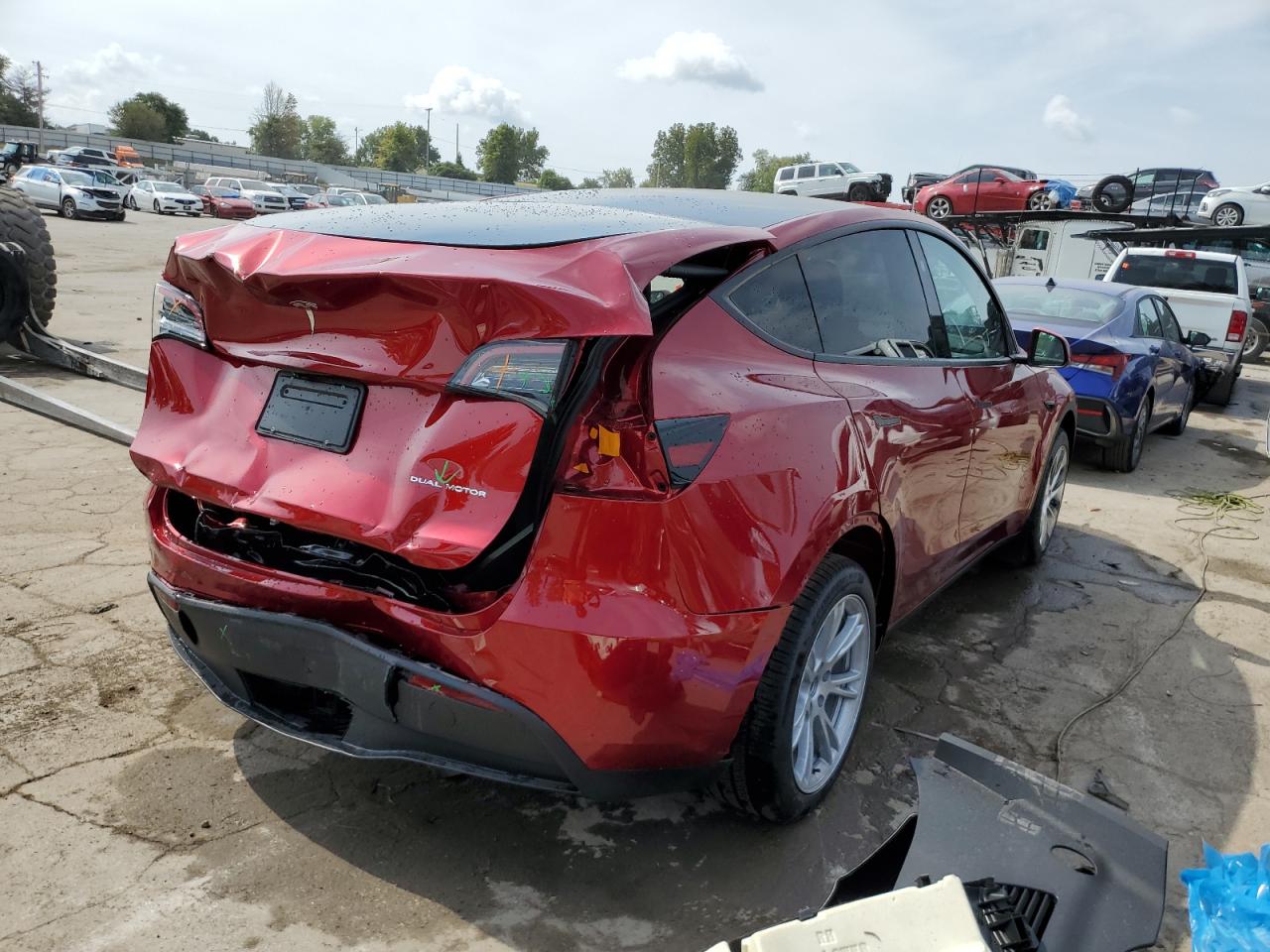 2024 TESLA MODEL Y  VIN:7SAYGDEE8RA254872