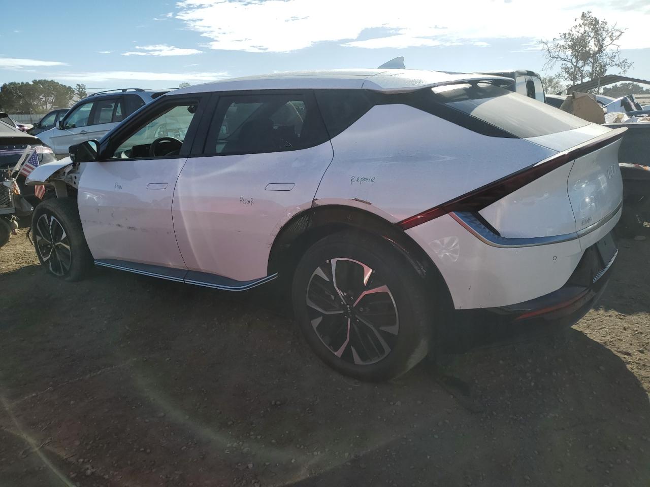 2022 KIA EV6 LIGHT VIN:KNDC34LA4N5037076