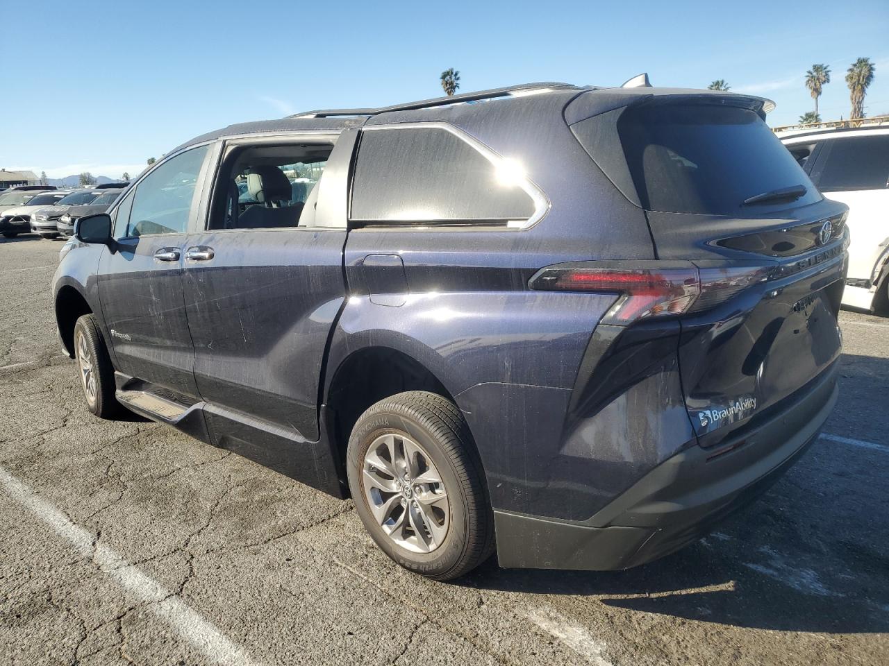 2023 TOYOTA SIENNA XLE VIN:5TDJRKEC8PS172020