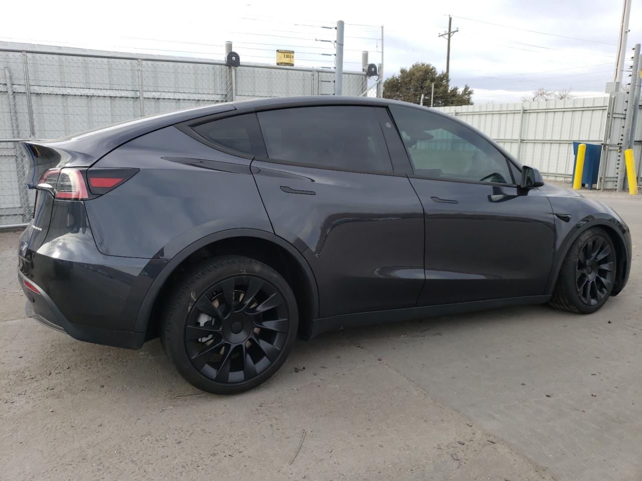 2024 TESLA MODEL Y  VIN:7SAYGAEE5RF038446