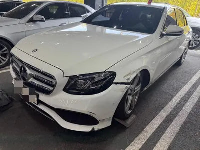 2016 Mercedes-Benz E 220 VIN: