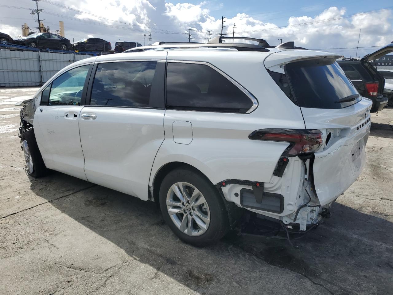 2023 TOYOTA SIENNA XLE VIN:5TDJRKEC2PS174278