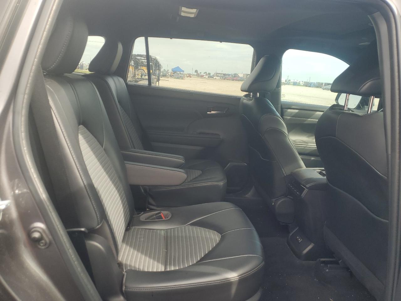 2022 TOYOTA HIGHLANDER XSE VIN:5TDJZRAH0NS103278