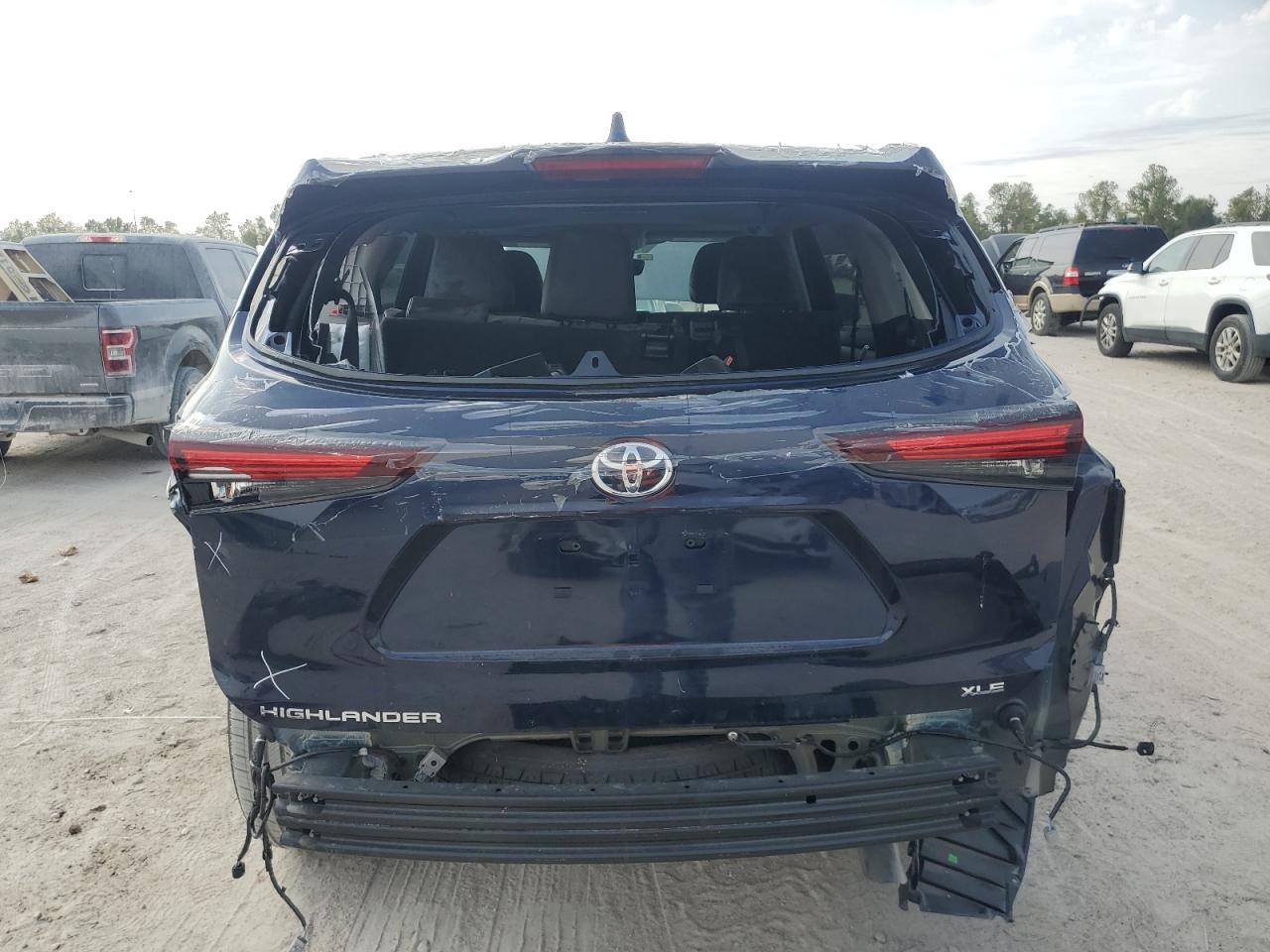 2024 TOYOTA HIGHLANDER LE VIN:5TDKDRAH9RS535845