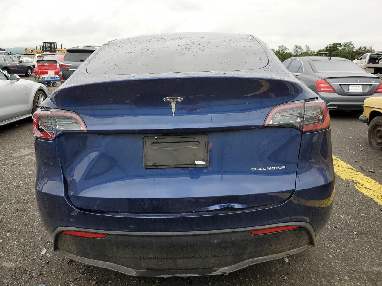 2023 TESLA MODEL Y  VIN:7SAYGDEE2PF762870