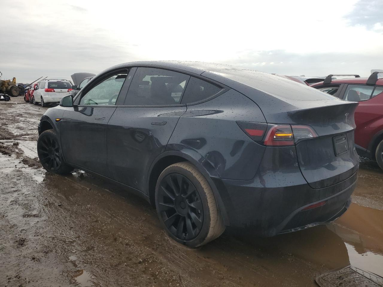 2024 TESLA MODEL Y  VIN:7SAYGAEE7RF043096