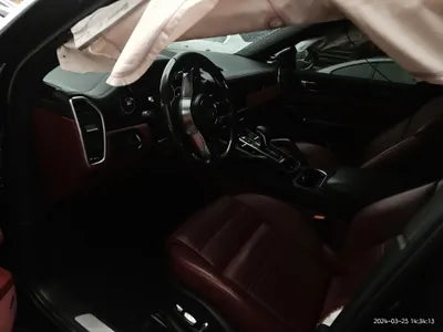 2021 Porsche Cayenne VIN: