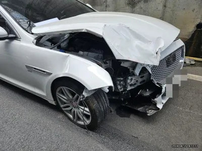 2019 Jaguar XJS VIN: