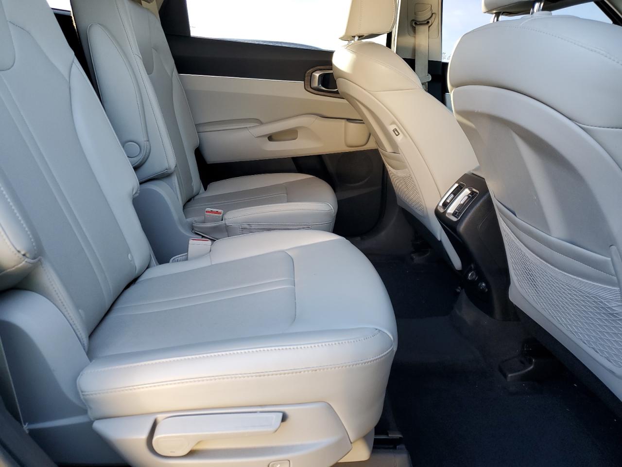 2022 KIA SORENTO EX VIN:5XYRHDLF8NG078857