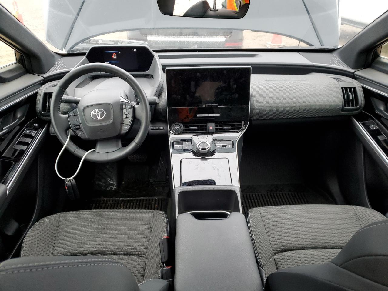 2024 TOYOTA BZ4X XLE VIN:JTMABACA1RA054942