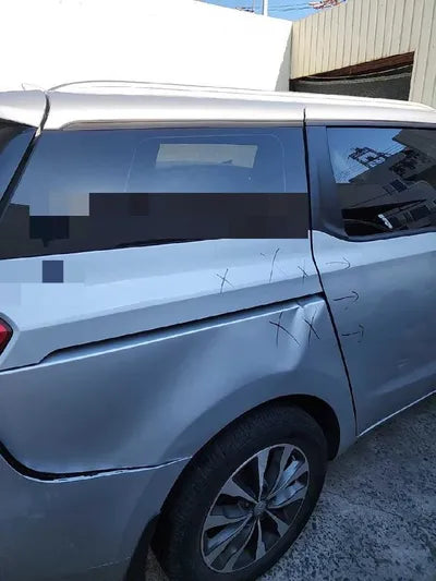 2015 Kia Carnival VIN: