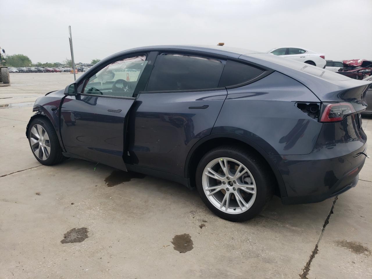 2023 TESLA MODEL Y  VIN:7SAYGDEE8PA186456