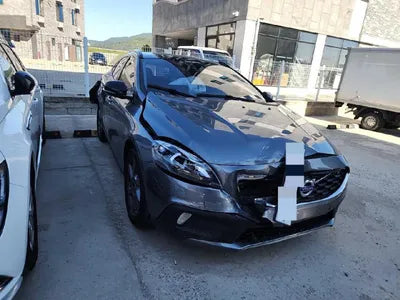 2016 Volvo V40 VIN: